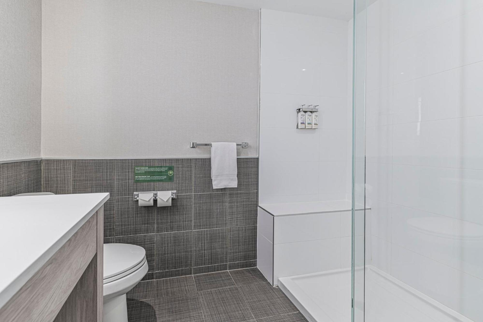 Holiday Inn Express Hotel & Suites Saint - Hyacinthe By Ihg Exterior foto