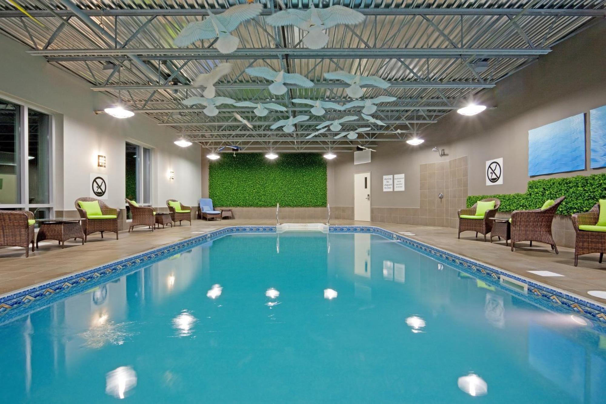 Holiday Inn Express Hotel & Suites Saint - Hyacinthe By Ihg Exterior foto