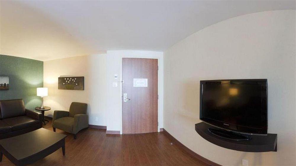Holiday Inn Express Hotel & Suites Saint - Hyacinthe By Ihg Exterior foto